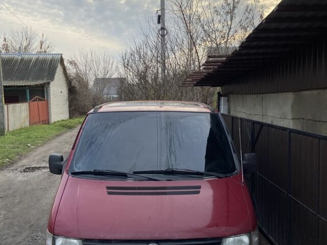 Красный Мерседес Вито, объемом двигателя 2.3 л и пробегом 600 тыс. км за 4300 $, фото 2 на Automoto.ua