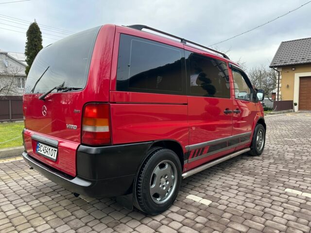 Красный Мерседес Вито, объемом двигателя 2.3 л и пробегом 400 тыс. км за 3650 $, фото 3 на Automoto.ua