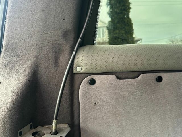 Красный Мерседес Вито, объемом двигателя 2.3 л и пробегом 400 тыс. км за 3650 $, фото 19 на Automoto.ua