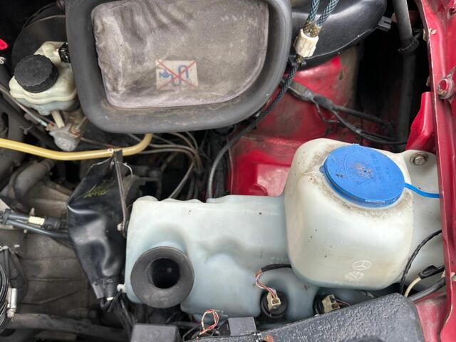 Красный Мерседес Вито, объемом двигателя 2.3 л и пробегом 400 тыс. км за 3650 $, фото 22 на Automoto.ua