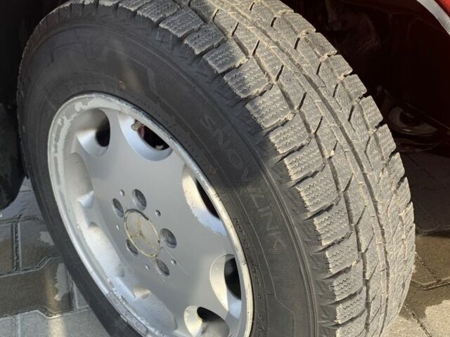 Красный Мерседес Вито, объемом двигателя 2.2 л и пробегом 420 тыс. км за 3350 $, фото 7 на Automoto.ua