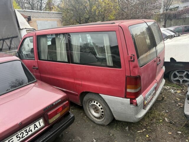 Червоний Мерседес Віто, об'ємом двигуна 2.2 л та пробігом 555 тис. км за 1775 $, фото 3 на Automoto.ua