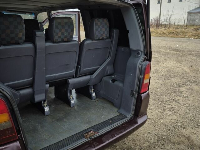 Красный Мерседес Вито, объемом двигателя 2.1 л и пробегом 205 тыс. км за 4399 $, фото 17 на Automoto.ua