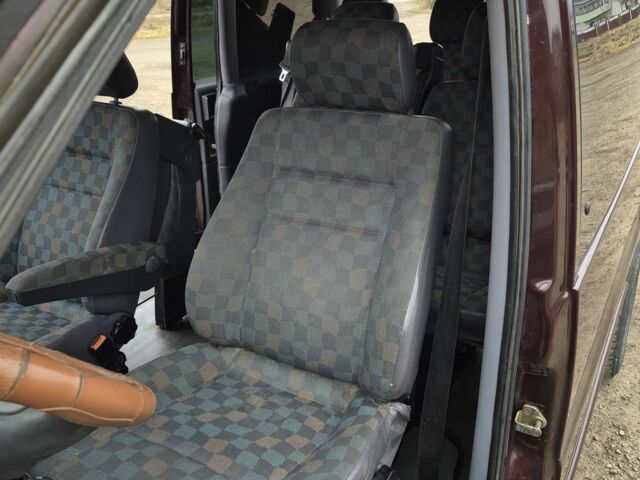 Красный Мерседес Вито, объемом двигателя 2.1 л и пробегом 205 тыс. км за 4399 $, фото 19 на Automoto.ua