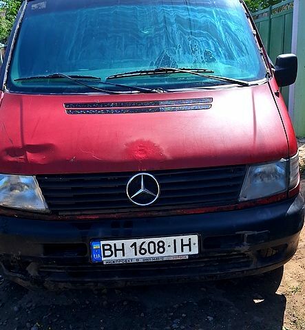 Красный Мерседес Вито, объемом двигателя 2.2 л и пробегом 0 тыс. км за 2500 $, фото 1 на Automoto.ua