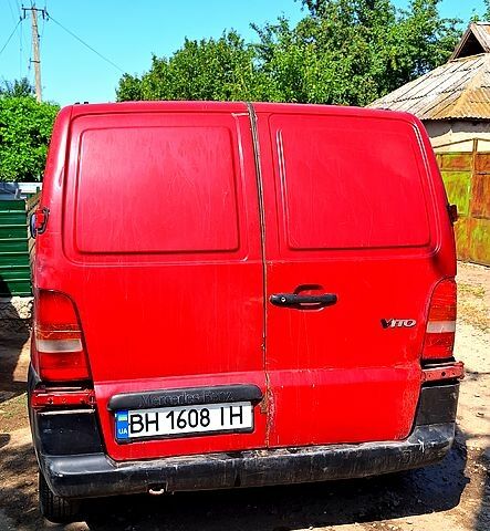 Красный Мерседес Вито, объемом двигателя 2.2 л и пробегом 0 тыс. км за 2500 $, фото 7 на Automoto.ua
