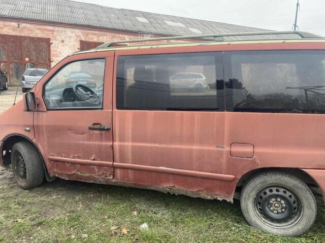 Красный Мерседес Вито, объемом двигателя 2.1 л и пробегом 314 тыс. км за 1700 $, фото 2 на Automoto.ua