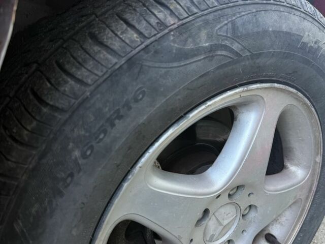 Червоний Мерседес Віто, об'ємом двигуна 2.1 л та пробігом 376 тис. км за 4800 $, фото 7 на Automoto.ua