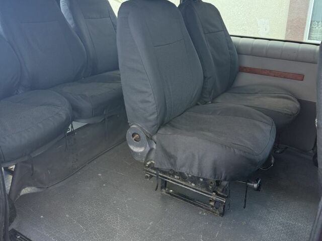 Червоний Мерседес Віто, об'ємом двигуна 2.1 л та пробігом 376 тис. км за 4800 $, фото 6 на Automoto.ua