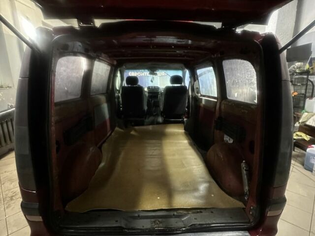 Червоний Мерседес Віто, об'ємом двигуна 2.1 л та пробігом 450 тис. км за 3999 $, фото 7 на Automoto.ua