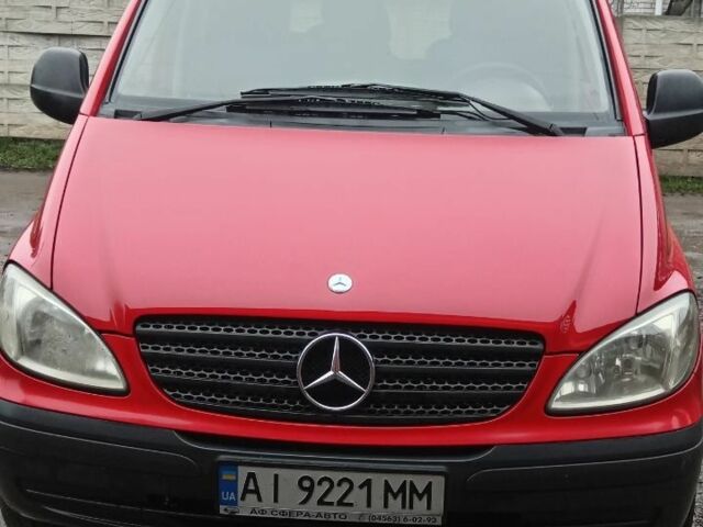 Красный Мерседес Вито, объемом двигателя 2.1 л и пробегом 334 тыс. км за 6200 $, фото 1 на Automoto.ua