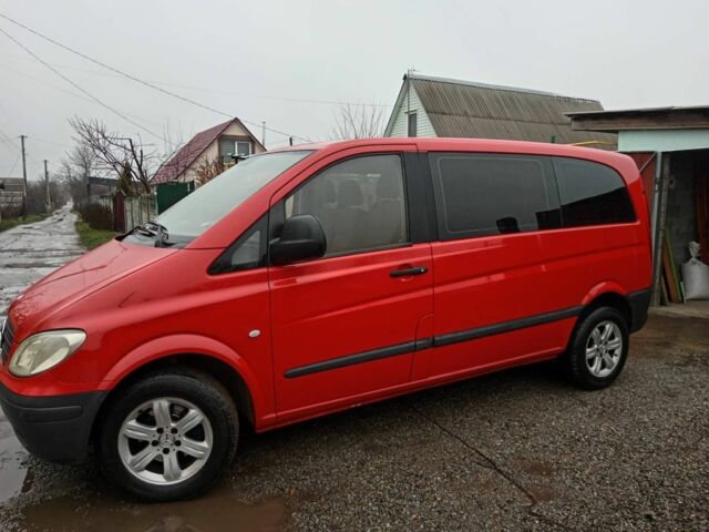 Красный Мерседес Вито, объемом двигателя 2.1 л и пробегом 334 тыс. км за 6200 $, фото 2 на Automoto.ua