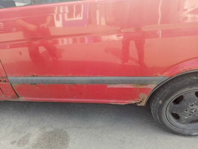 Червоний Мерседес Віто, об'ємом двигуна 2.1 л та пробігом 160 тис. км за 3000 $, фото 3 на Automoto.ua