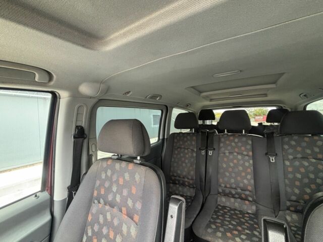 Красный Мерседес Вито, объемом двигателя 2.2 л и пробегом 346 тыс. км за 4000 $, фото 11 на Automoto.ua