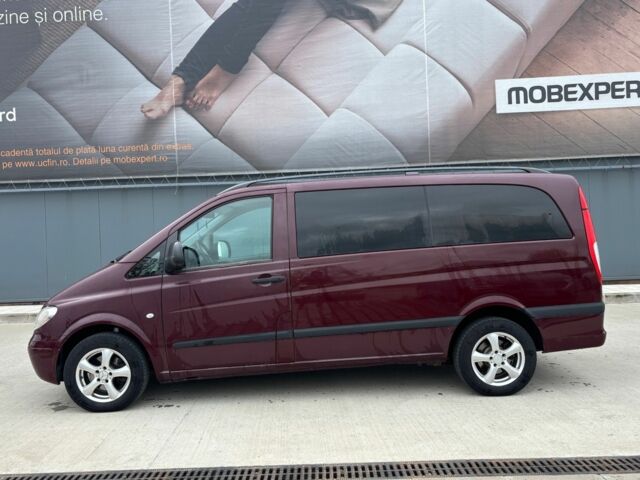 Красный Мерседес Вито, объемом двигателя 2.2 л и пробегом 346 тыс. км за 4000 $, фото 1 на Automoto.ua