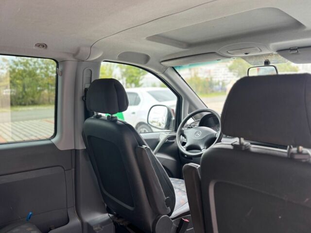 Красный Мерседес Вито, объемом двигателя 2.2 л и пробегом 346 тыс. км за 4000 $, фото 7 на Automoto.ua