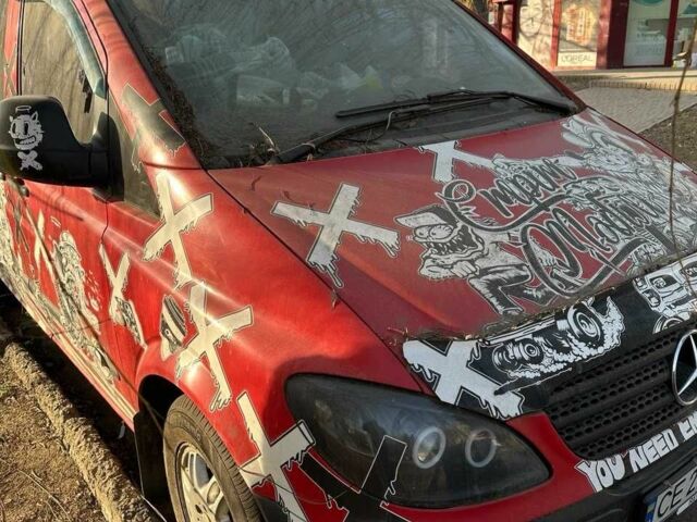 Красный Мерседес Вито, объемом двигателя 2.1 л и пробегом 480 тыс. км за 7000 $, фото 5 на Automoto.ua