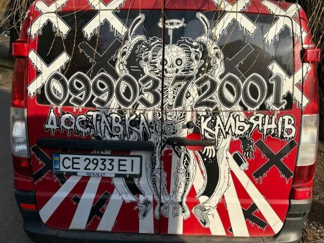 Красный Мерседес Вито, объемом двигателя 2.1 л и пробегом 480 тыс. км за 7000 $, фото 7 на Automoto.ua