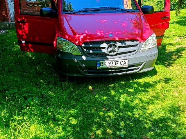 Червоний Мерседес Віто, об'ємом двигуна 2.1 л та пробігом 200 тис. км за 11000 $, фото 2 на Automoto.ua