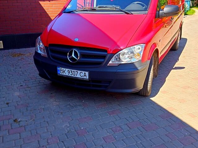 Червоний Мерседес Віто, об'ємом двигуна 2.1 л та пробігом 200 тис. км за 11000 $, фото 1 на Automoto.ua