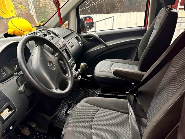 Червоний Мерседес Віто, об'ємом двигуна 2.1 л та пробігом 250 тис. км за 11500 $, фото 3 на Automoto.ua