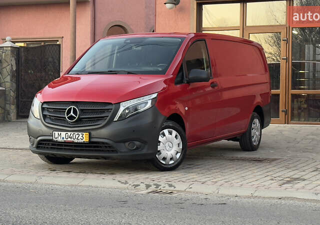 Красный Мерседес Вито, объемом двигателя 1.95 л и пробегом 228 тыс. км за 23900 $, фото 4 на Automoto.ua