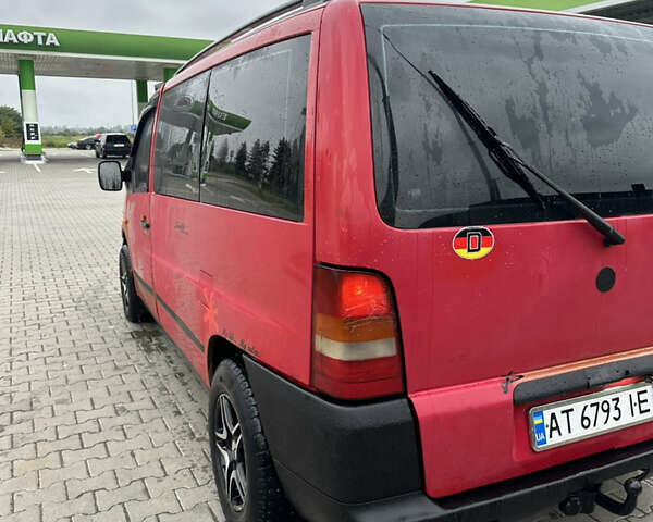 Красный Мерседес Вито, объемом двигателя 2.3 л и пробегом 300 тыс. км за 2700 $, фото 6 на Automoto.ua