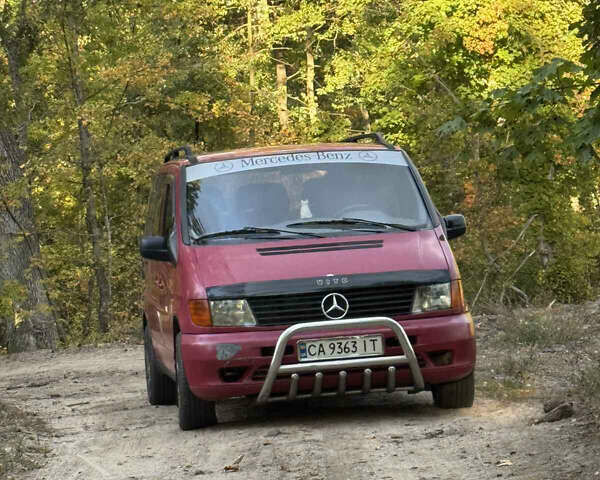 Червоний Мерседес Віто, об'ємом двигуна 2.3 л та пробігом 500 тис. км за 5000 $, фото 1 на Automoto.ua