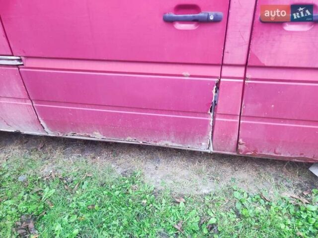 Червоний Мерседес Віто, об'ємом двигуна 2.87 л та пробігом 500 тис. км за 4000 $, фото 4 на Automoto.ua