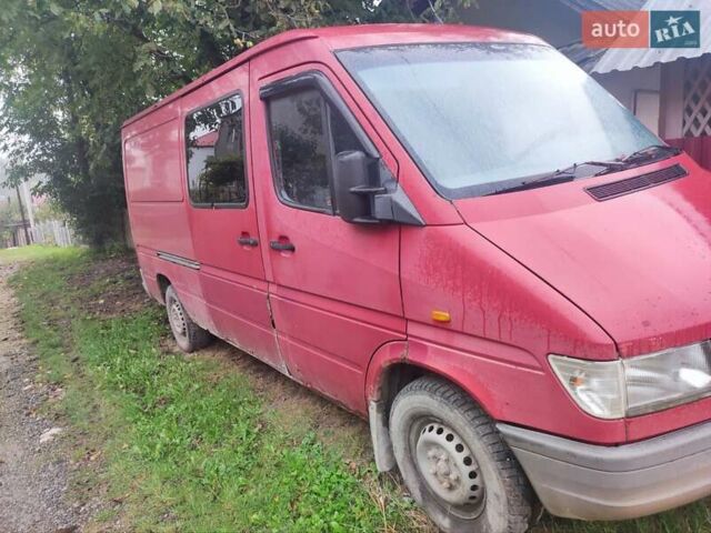 Червоний Мерседес Віто, об'ємом двигуна 2.87 л та пробігом 500 тис. км за 4000 $, фото 5 на Automoto.ua