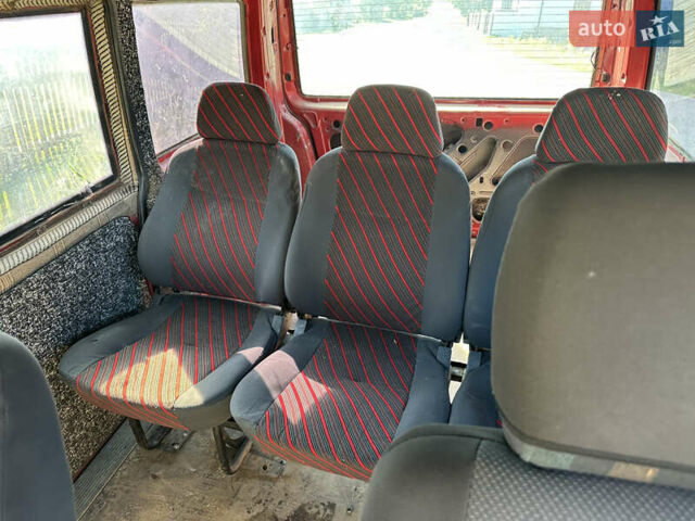 Червоний Мерседес Віто, об'ємом двигуна 2.2 л та пробігом 450 тис. км за 2200 $, фото 8 на Automoto.ua