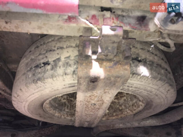 Червоний Мерседес Віто, об'ємом двигуна 2.3 л та пробігом 500 тис. км за 5000 $, фото 44 на Automoto.ua