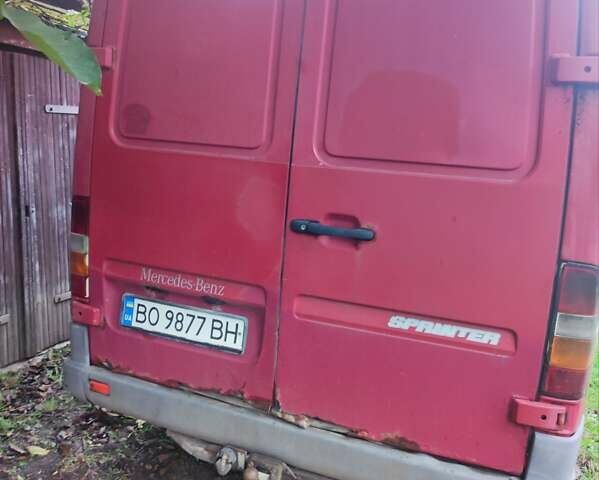 Червоний Мерседес Віто, об'ємом двигуна 2.87 л та пробігом 500 тис. км за 4000 $, фото 2 на Automoto.ua