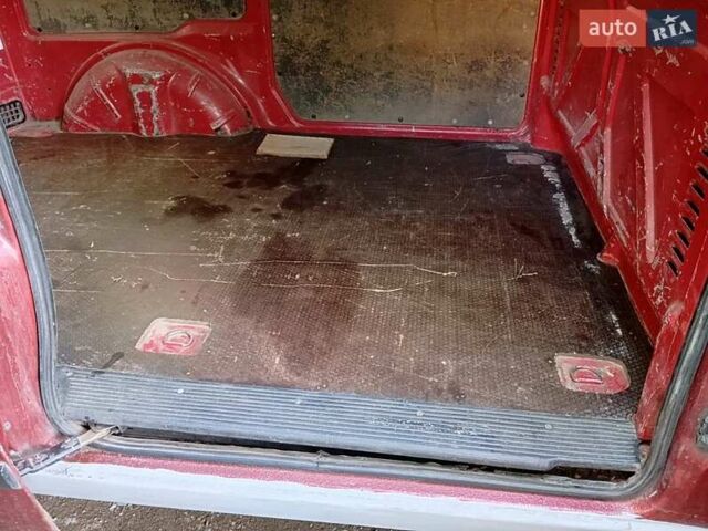 Мерседес Вито 1998 в Сумах на Automoto.ua Красный Мерседес Вито, объемом двигателя 2.3 л и пробегом 385 тыс. км за 3999 $, фото 9 на Automoto.ua