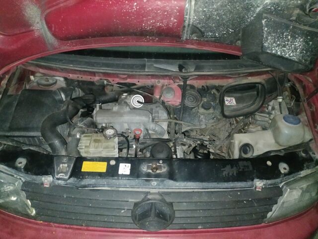 Красный Мерседес Вито, объемом двигателя 0 л и пробегом 490 тыс. км за 2500 $, фото 7 на Automoto.ua