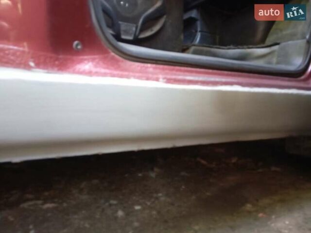 Мерседес Вито 1998 в Сумах на Automoto.ua Красный Мерседес Вито, объемом двигателя 2.3 л и пробегом 385 тыс. км за 3999 $, фото 1 на Automoto.ua