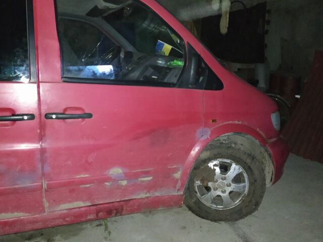 Красный Мерседес Вито, объемом двигателя 0 л и пробегом 490 тыс. км за 2500 $, фото 6 на Automoto.ua