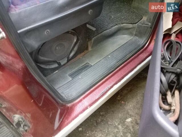 Мерседес Вито 1998 в Сумах на Automoto.ua Красный Мерседес Вито, объемом двигателя 2.3 л и пробегом 385 тыс. км за 3999 $, фото 6 на Automoto.ua