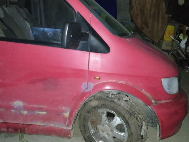 Красный Мерседес Вито, объемом двигателя 0 л и пробегом 490 тыс. км за 2500 $, фото 3 на Automoto.ua