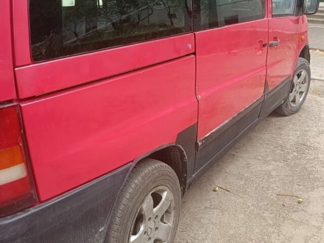 Червоний Мерседес Віто, об'ємом двигуна 2.3 л та пробігом 320 тис. км за 3200 $, фото 2 на Automoto.ua