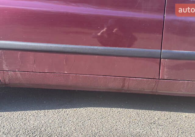 Красный Мерседес Вито, объемом двигателя 2.3 л и пробегом 999 тыс. км за 3000 $, фото 15 на Automoto.ua