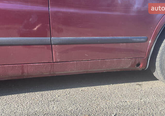 Красный Мерседес Вито, объемом двигателя 2.3 л и пробегом 999 тыс. км за 3000 $, фото 14 на Automoto.ua