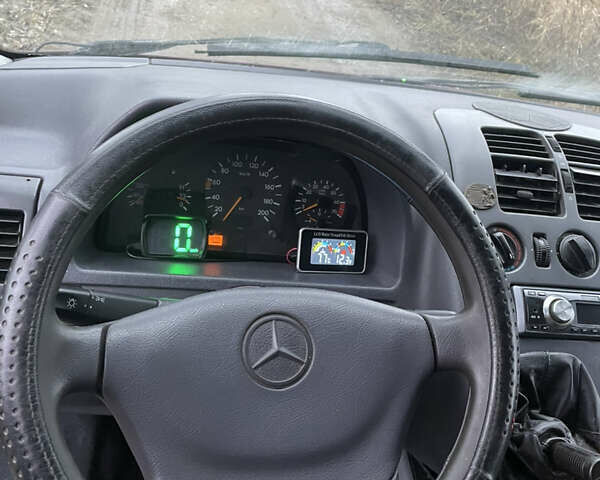 Красный Мерседес Вито, объемом двигателя 2.3 л и пробегом 999 тыс. км за 3000 $, фото 20 на Automoto.ua