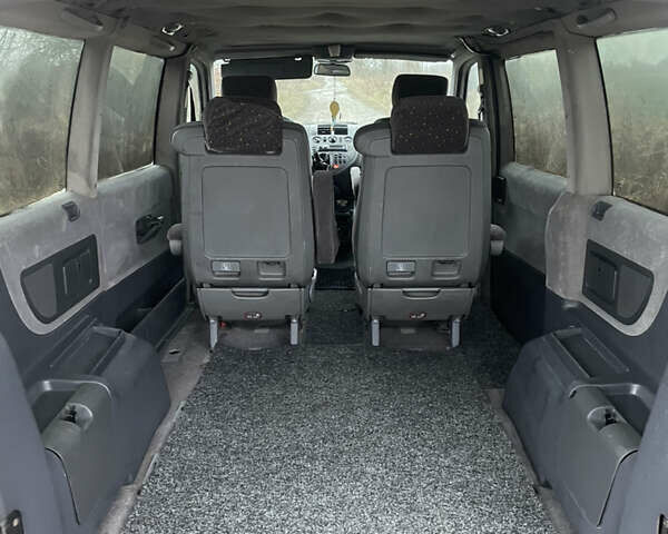 Красный Мерседес Вито, объемом двигателя 2.3 л и пробегом 999 тыс. км за 3000 $, фото 23 на Automoto.ua