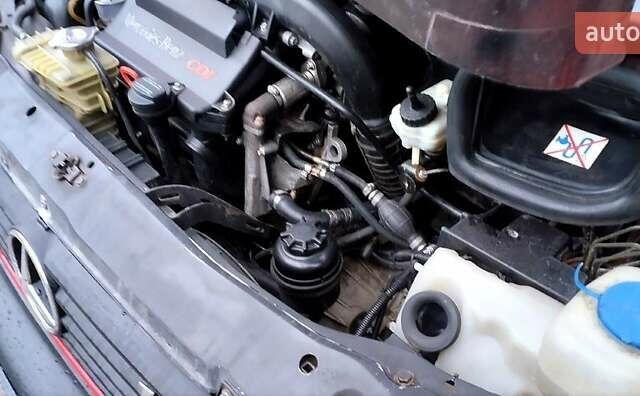 Красный Мерседес Вито, объемом двигателя 2.2 л и пробегом 267 тыс. км за 5300 $, фото 6 на Automoto.ua