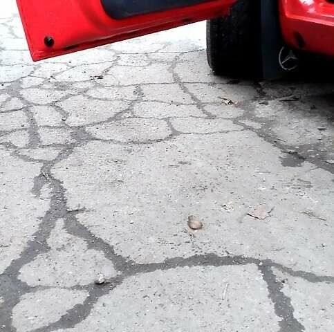 Красный Мерседес Вито, объемом двигателя 2.2 л и пробегом 267 тыс. км за 5300 $, фото 5 на Automoto.ua