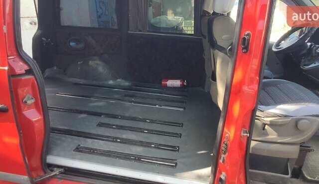 Красный Мерседес Вито, объемом двигателя 2.15 л и пробегом 494 тыс. км за 5500 $, фото 17 на Automoto.ua