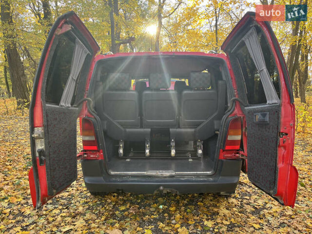 Мерседес Вито 2000 в Хотине на Automoto.ua Красный Мерседес Вито, объемом двигателя 2.15 л и пробегом 400 тыс. км за 4800 $, фото 15 на Automoto.ua