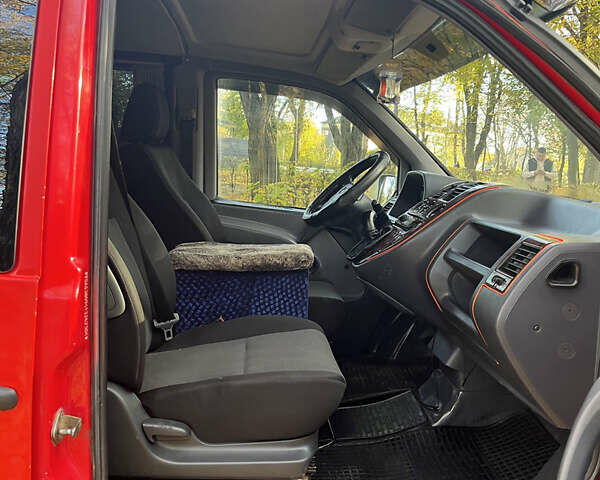 Мерседес Вито 2000 в Хотине на Automoto.ua Красный Мерседес Вито, объемом двигателя 2.15 л и пробегом 400 тыс. км за 4800 $, фото 5 на Automoto.ua