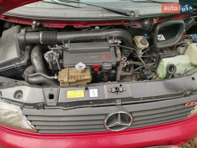 Красный Мерседес Вито, объемом двигателя 2.2 л и пробегом 270 тыс. км за 4800 $, фото 6 на Automoto.ua